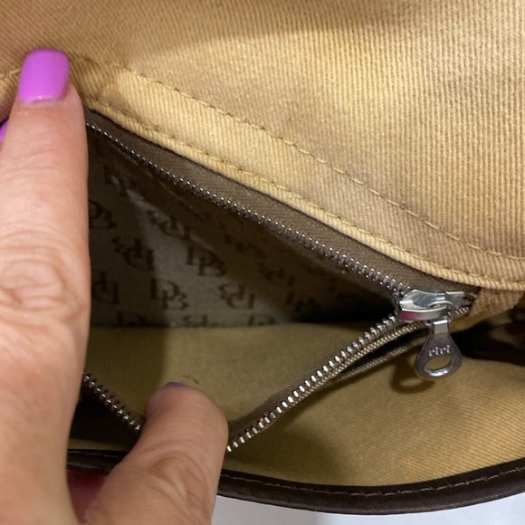 Authentic Dooney & Bourke Singnature Jacquard Monogram Crossbody Purse / Handbag - Picture 14 of 17